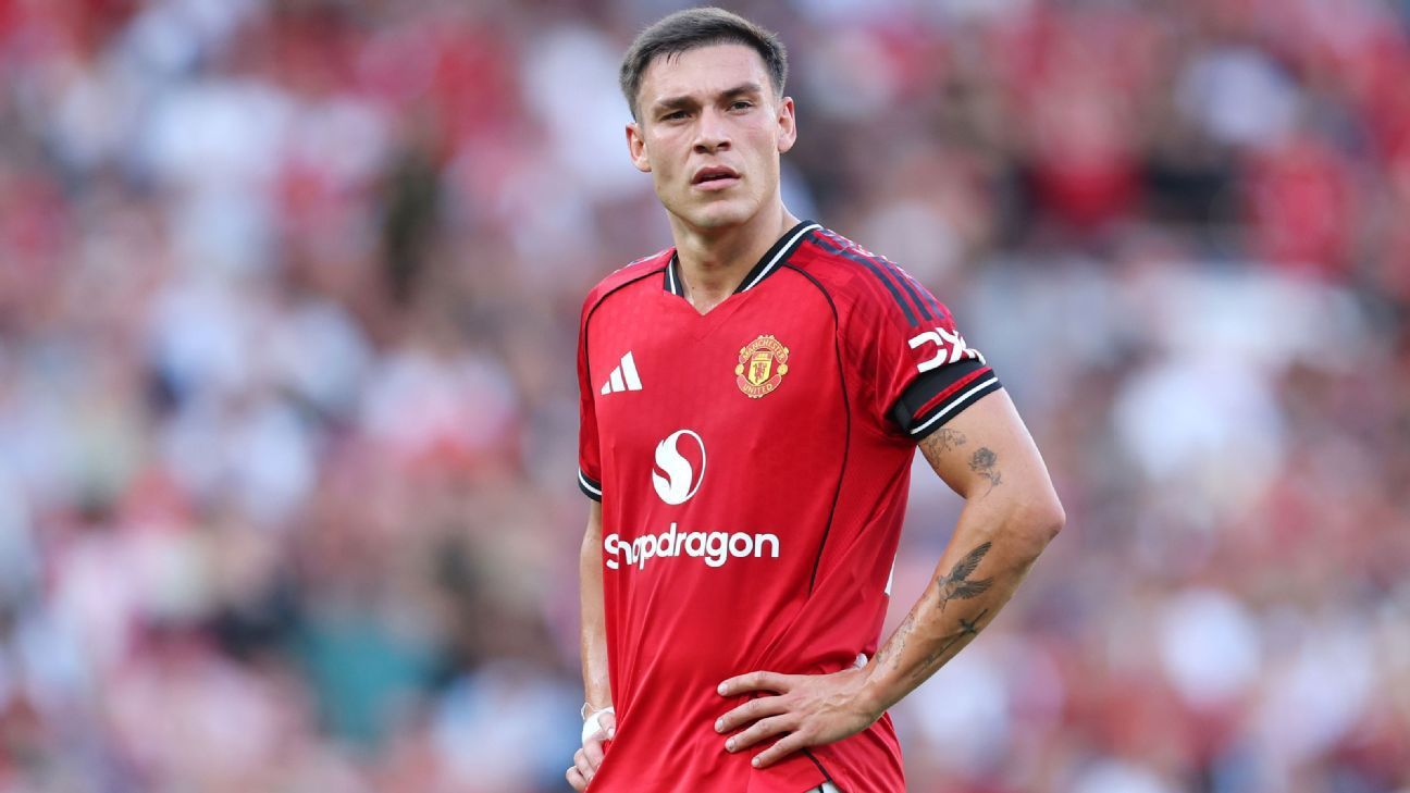 Man United's Manuel Ugarte undergoes successful knee surgery