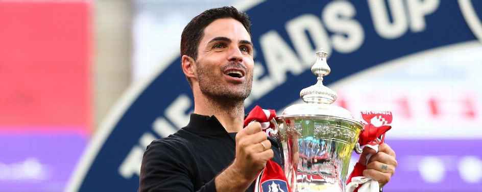 Mikel Arteta: Arsenal's trophy drought 'difficult to accept'