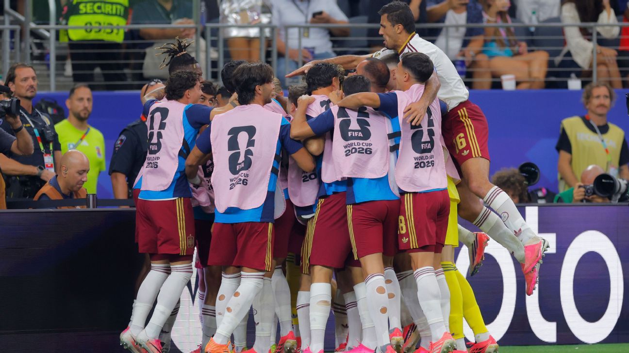 Spain shut down France to advance to World Cup final